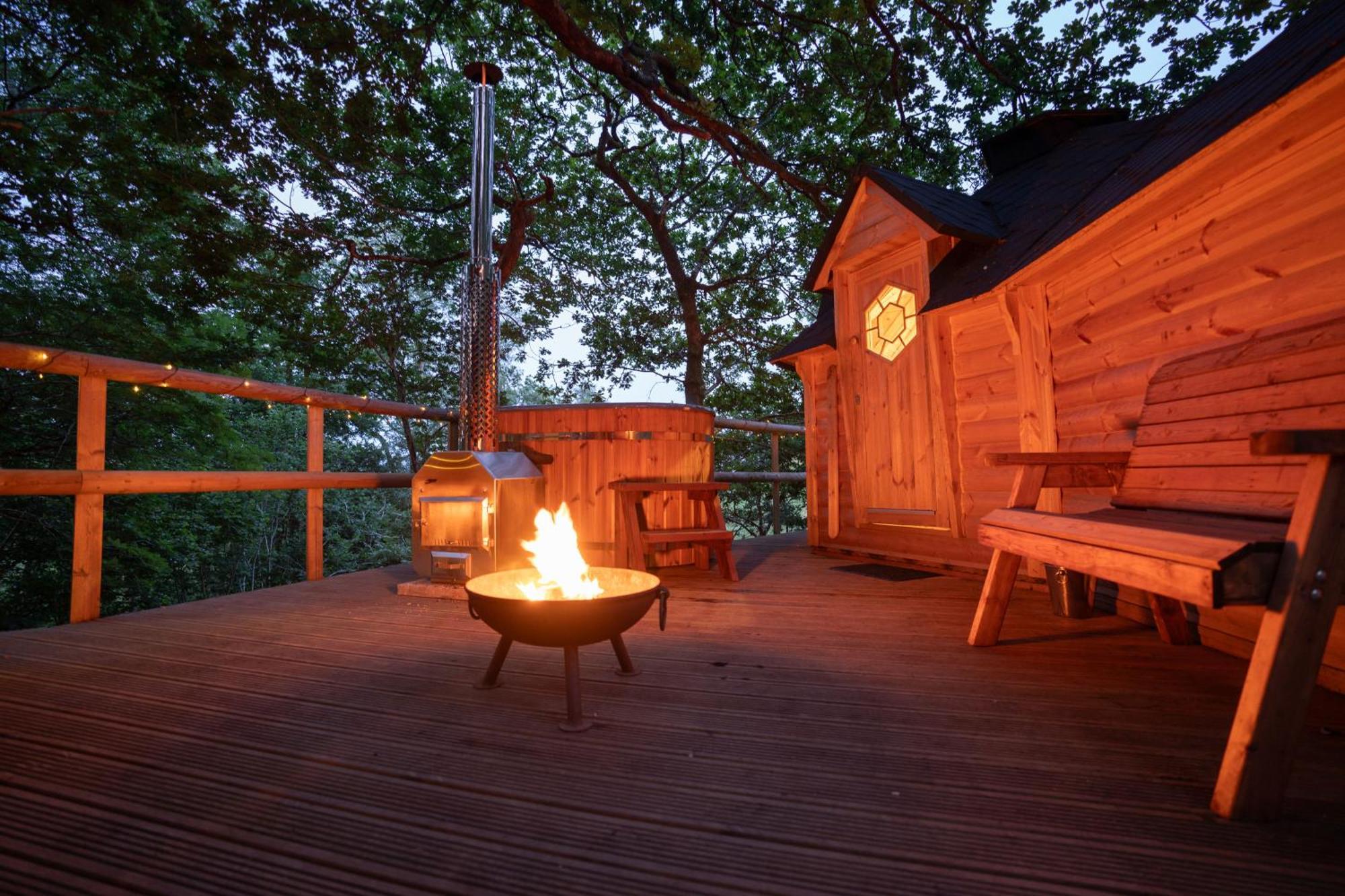 Chestnut Tree House With Hot Tub & Sauna Barmouth Exterior photo
